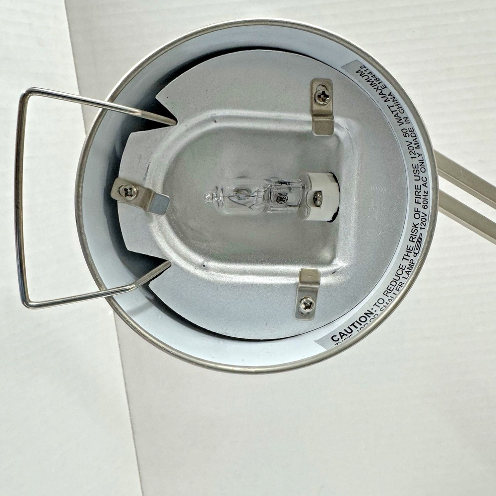 Silver Metal Desk Lamp Pixar Style Adjustable Neck Tested Works - Picture 4 of 6